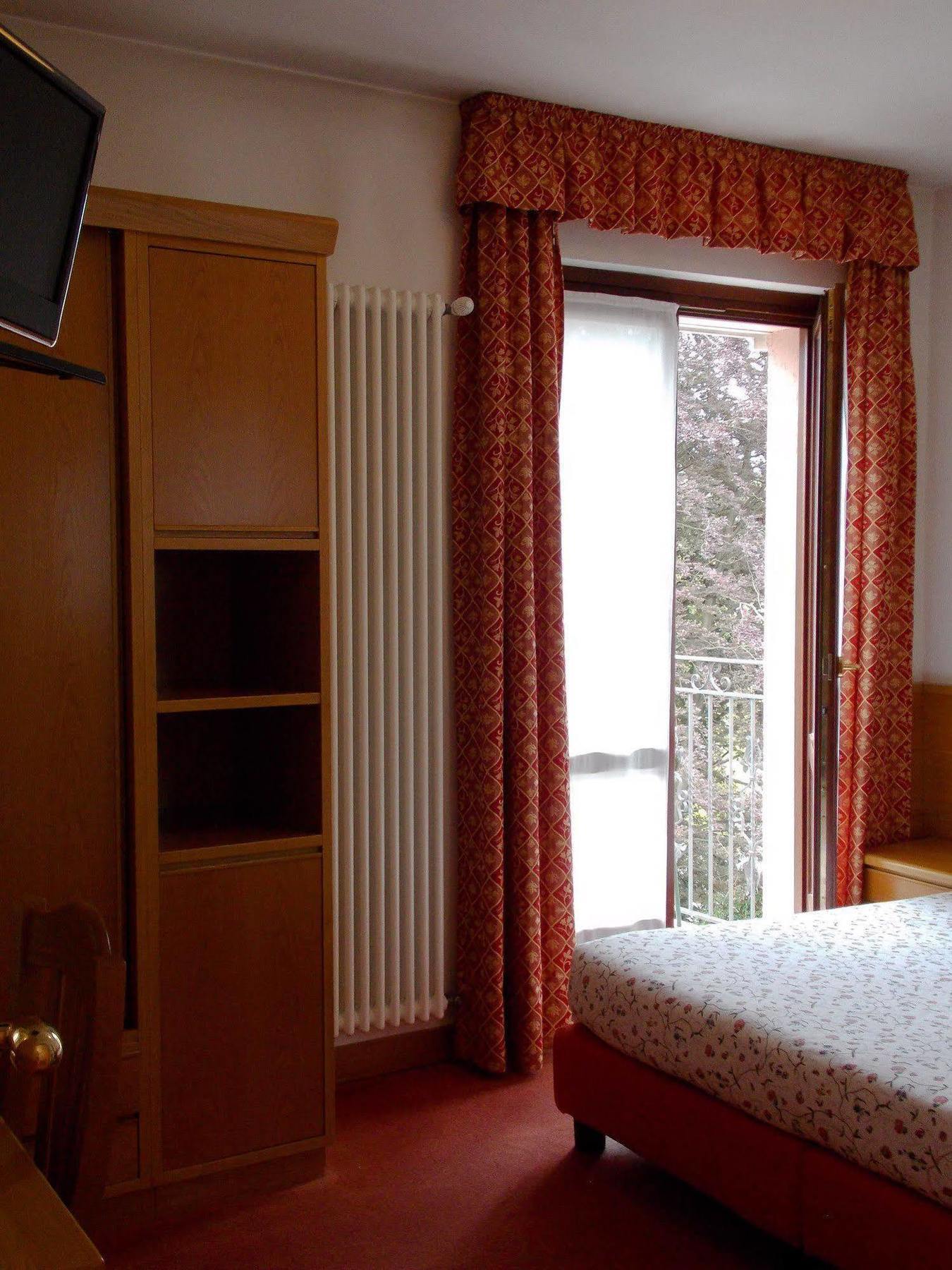 Hotel Alpino Cuasso Al Monte Esterno foto