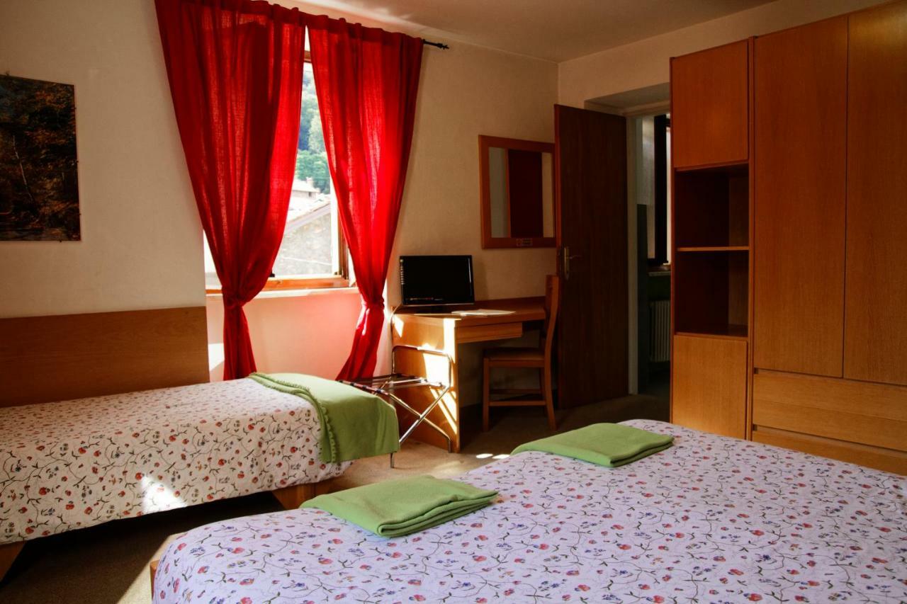 Hotel Alpino Cuasso Al Monte Esterno foto