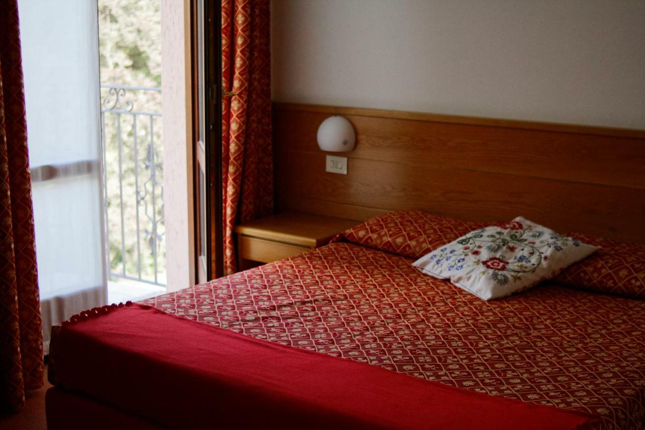 Hotel Alpino Cuasso Al Monte Esterno foto